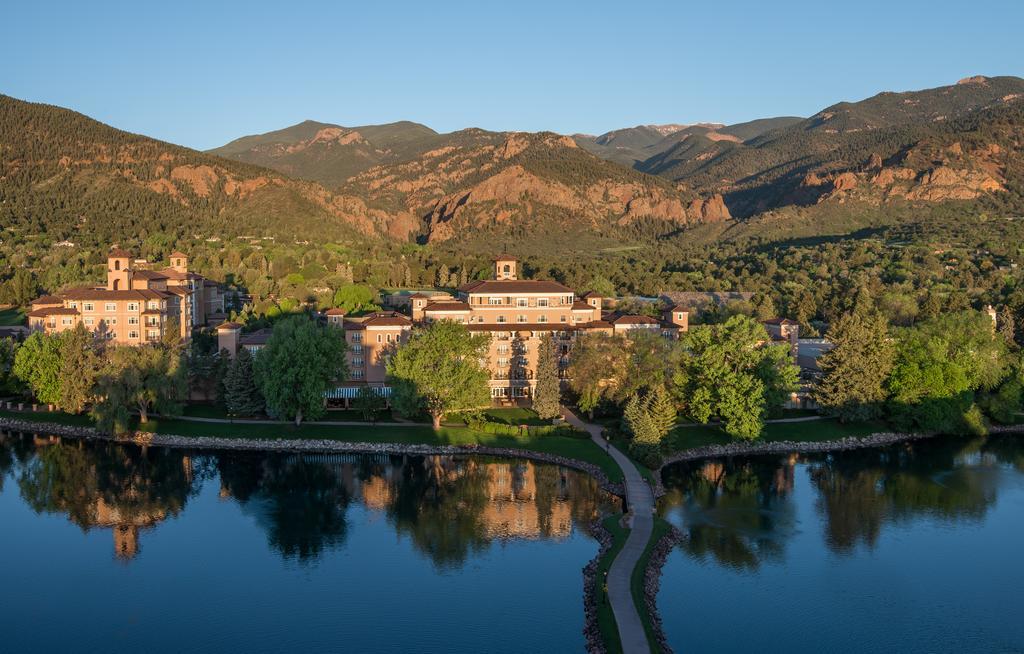 The Broadmoor Hotel Колорадо Спрингс Екстериор снимка
